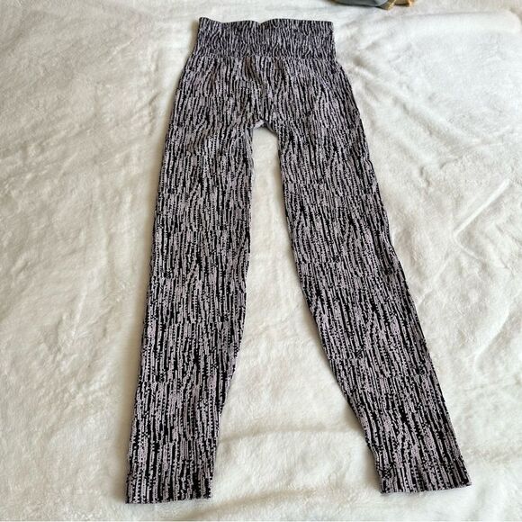 ATHLETA Flurry Elemental Tight Size Small - Picture 10 of 11